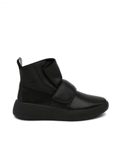 ISSEY MIYAKE X UN Flux Sneaker WOMEN