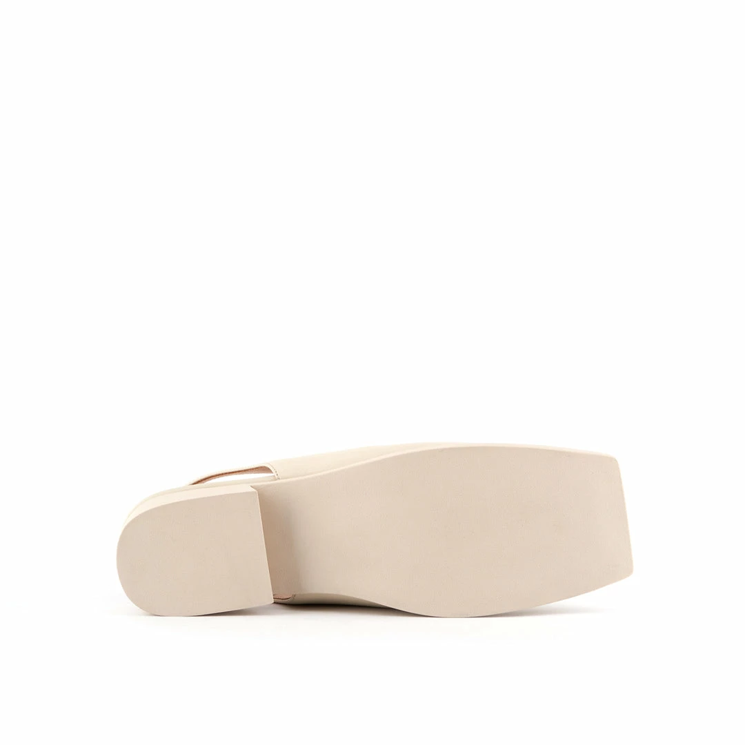 ISSEY MIYAKE X UN WOMEN Fin Flat 8 ISSEY MIYAKE X UN WOMEN Fin Flat