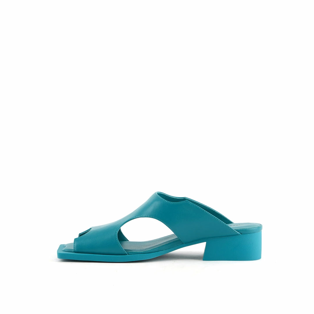 ISSEY MIYAKE X UN WOMEN Fin Sandal 5 ISSEY MIYAKE X UN WOMEN Fin Sandal