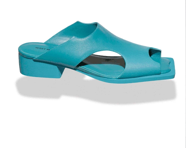 ISSEY MIYAKE X UN WOMEN Fin Sandal 9 ISSEY MIYAKE X UN WOMEN Fin Sandal