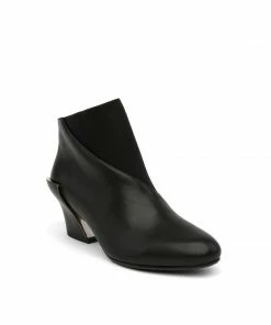 ISSEY MIYAKE X UN WOMEN Wrap Bootie Mid